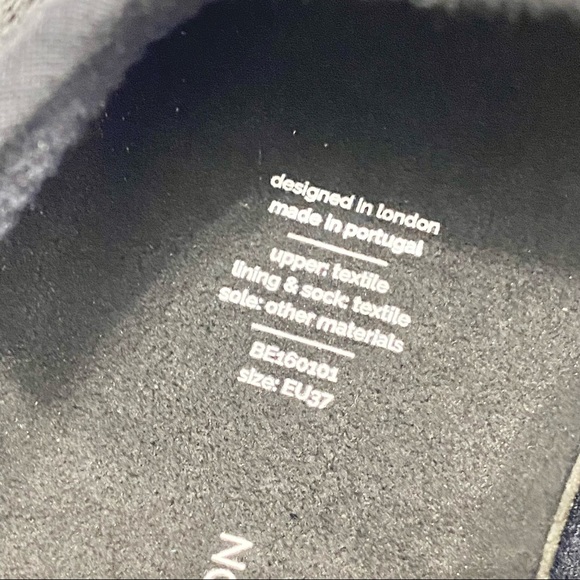 Mahabis Black Special Edition Slippers - Picture 9 of 9